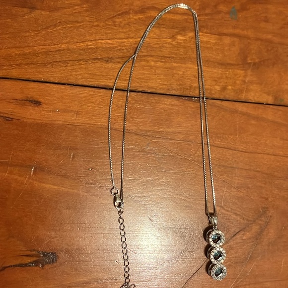 Sliver Necklace - Picture 3 of 7